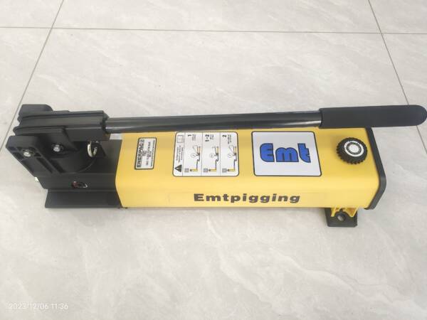 Retrieval Tool and Servo Valve - Image 4