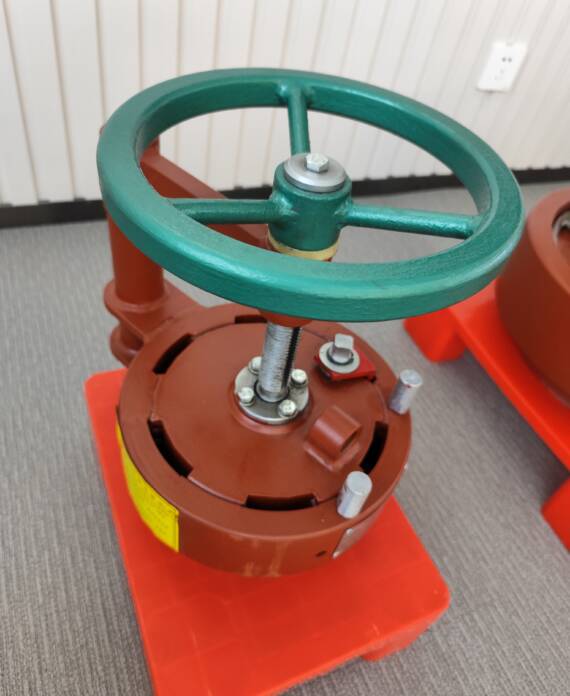 quick opening end closure