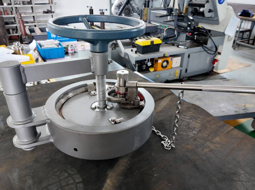 quick opening closure